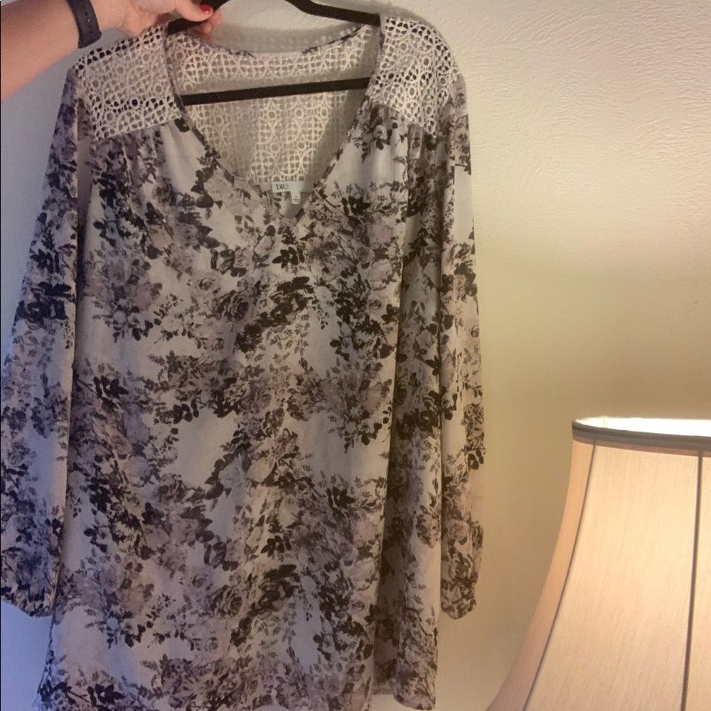 Beautiful Dr2 blouse women’s 2x  from style box